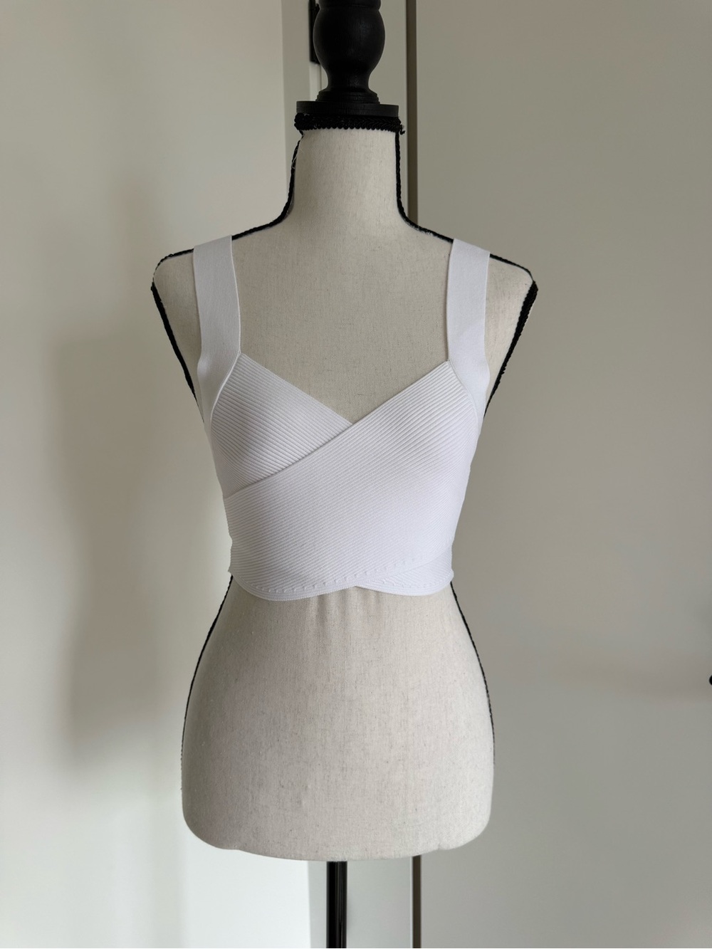 Babaton White Sculpt Knit Ribbed Crop Tank